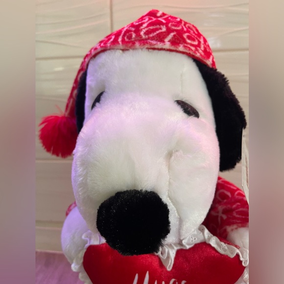 NWT, ❤️Snoopy Valentines 💌 Greeter… approximately 20” tall - Picture 3 of 9